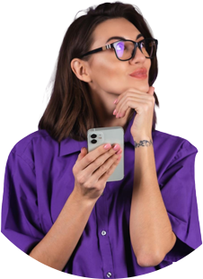 Persona usando teléfono